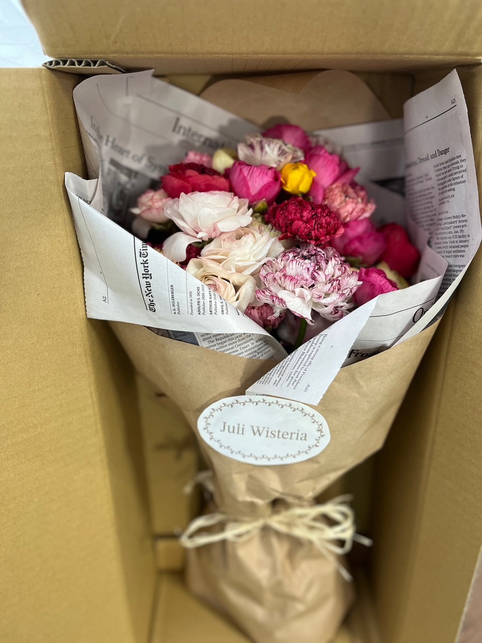 ラナンキュラス ボリュームいっぱいの30本　はねだし　色はお任せ